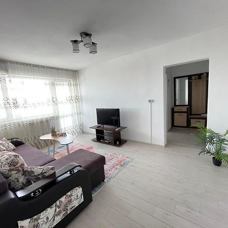 Elite Apartment Targoviste Exteriör bild