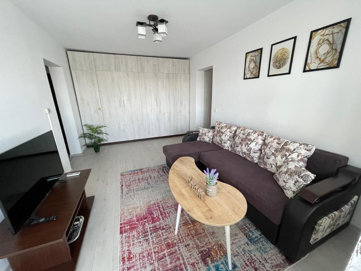 Elite Apartment Targoviste Exteriör bild