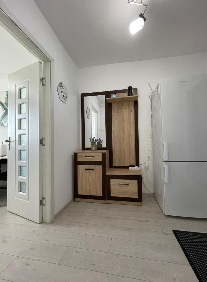 Elite Apartment Targoviste Exteriör bild